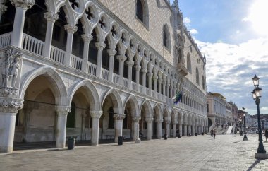 Venedik setin güzel manzarası, San Marco 'daki Doge' s Palace. Bu Venedik şehrinin ana simgelerinden biridir.