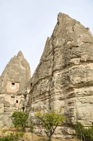 Kilátás Egzotikus Tündér Kémény Sziklák Képződmények Barlangházak Cappadocia Törökország — Stock Fotó