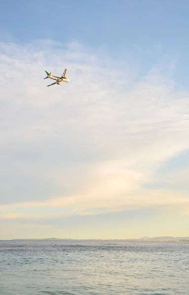 Airplane Flying Mediterranean Sea Sunset Nice France — Stock Photo, Image