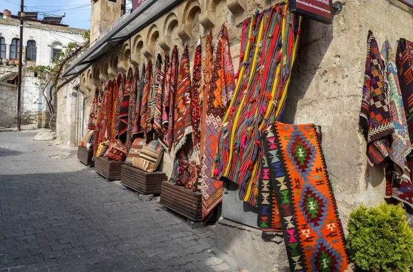 Goreme Türkei Oktober 2018 Traditionelle Türkische Farbenfrohe Handgefertigte Teppiche Die — Stockfoto