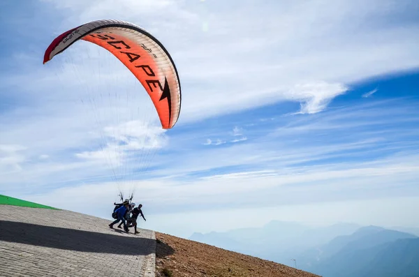 Kemer Turkey Oktober 2018 Rode Paraglider Aan Het Begin Van — Stockfoto