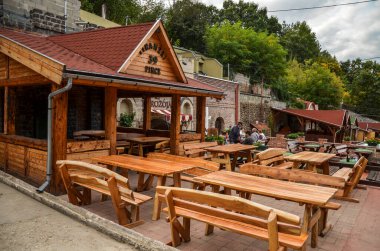 EGER, HUNGARY - 27 EPTEMBER 2013 Küçük bir kasaba, Güzel Kadınlar Vadisi, Macaristan 'ın ünlü şarap ve termal pınar bölgesi.