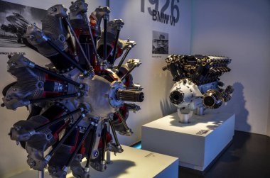 MUNICH, GERMANY - 24 Eylül 2013: Junkers Ju 90 1938 için 132 radyal motor ve Dornier DoJ 