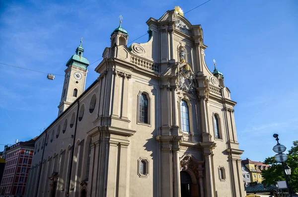 Fasada Kościoła Ducha Heilig Geist Kirche Centrum Monachium Pomiędzy Marienplatz — Zdjęcie stockowe