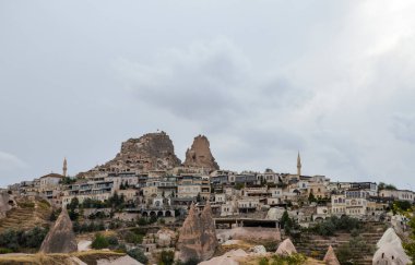 Türkiye 'nin Kale Kayası Kapadokya' nın en yüksek binasına sahip Uchisar kasabası