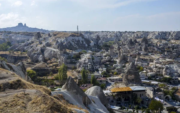 Ovenfor Udsigt Goreme Med Gamle Huse Skorstene Kappadokien Tyrkiet Rejsekoncept - Stock-foto