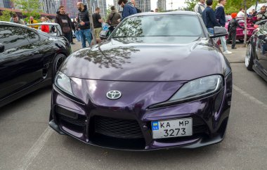 Toyota GR Supra A90, 2019 yılında piyasaya sürüldü, 17 yıllık bir aradan sonra modern, sürücü merkezli bir spor araba yaratmak için bir otomotiv efsanesinin dönüşü oldu.
