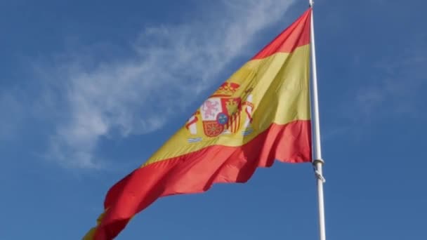 Escena Bandera Paisa España Viento Cámara Lenta Con Cielo Azul — Vídeo de stock