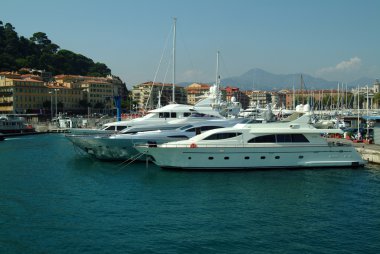Süper Yatlar Port, Nice, Fransa parlak güneş ışığı altında