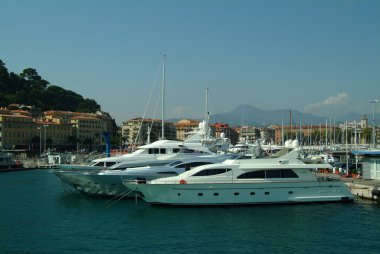 Süper yatlar Port, Nice, Fransa (3 parlak güneş ışığı altında)