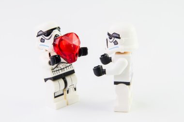 Lego star wars stormtrooper kırmızı Kalp vermek