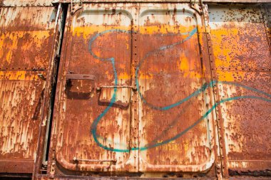 eski paslı metal bir yüzeye dokusuna