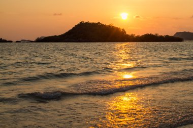 gün batımında - doğa arka plan tropikal plaj