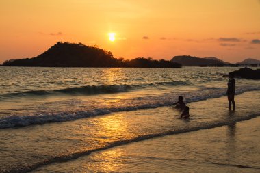 gün batımında - doğa arka plan tropikal plaj