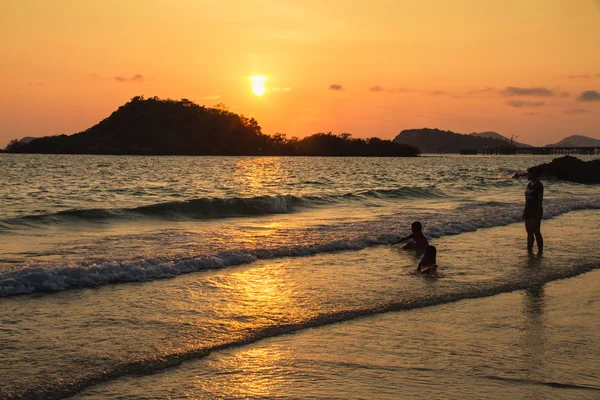 gün batımında - doğa arka plan tropikal plaj
