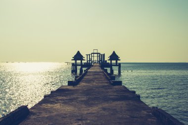 Günbatımı Djittabhawan Tapınağı turistik PA, bridge uygulamasında