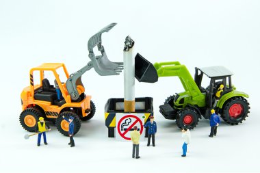 Küçük oyuncaklar Sigara yok. Kavram yok İçilmeyen gün.