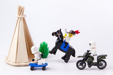 Nonthabure, Tayland - 28 Haziran 2016: Lego yıldız savaşları bir hor binmek