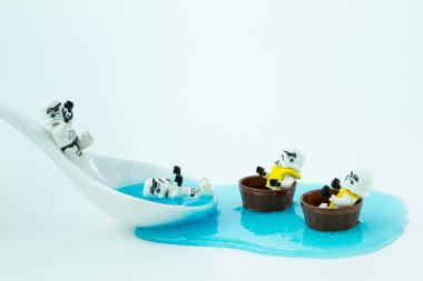 Nonthabure, Tayland - Temmuz, 10, 2016: Lego star wars oynamak slayt