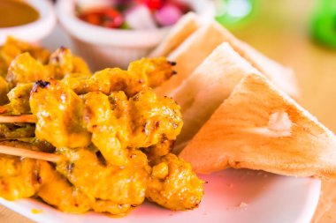 Pork satay - Fıstık soslu ızgara domuz eti ya da tatlı ve ekşi sos - Asya usulü