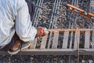 Atölye ve Kıvılcımlarda Sanayi Öğütücüsü