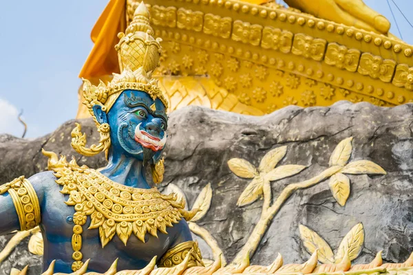 Nakhon Nayok Thailand März 2021 Goldene Statue Von Engel Und — Stockfoto