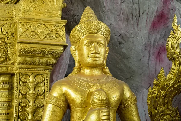 Złoty Posąg Sztuki Khmer Tajskiej Świątyni — Zdjęcie stockowe