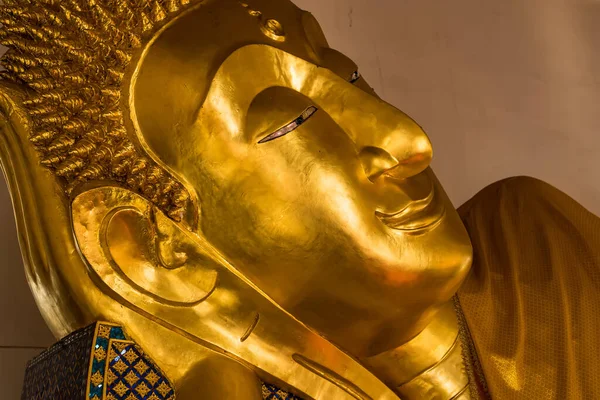 Nonthaburi Thailand March 2021 Golden Buddhist Statues Praramai Temple Koh — Stock Photo, Image