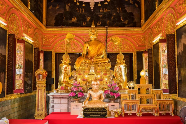 Nonthaburi Thaïlande Mars 2021 Statues Bouddhistes Dorées Temple Praramai Sur — Photo
