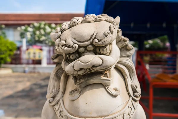 Steinerne Löwenstatue Thailändischen Tempel — Stockfoto