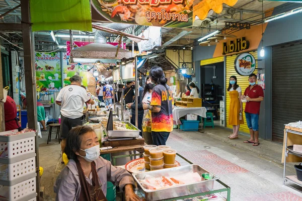 Samut Songkhram Thailand April 2021 Tourists Shopping Amphawa Floating Market — ストック写真