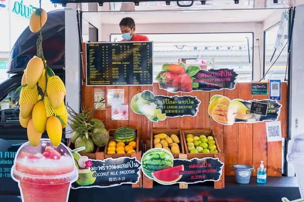 Bangkok Thailand Mei 2021 Staat Een Vers Fruitsap Truck Koop — Stockfoto