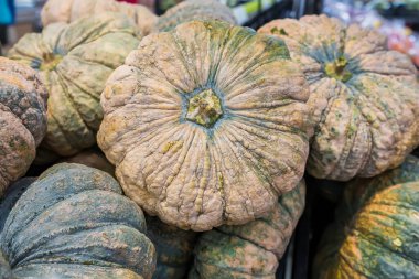 Tayland 'da bir süpermarkette balkabağı