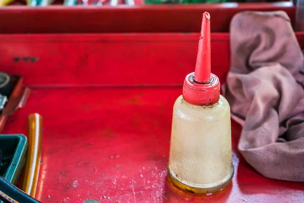 Пластикова Пляшка Універсальної Мастильної Олії Гаражі — стокове фото