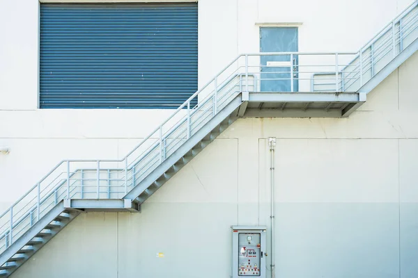 Leere Treppen Stahltreppe Für Brandausgangstür Fabrik — Stockfoto