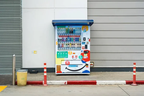 Bangkok Thailand September 2021 Verkoopautomaten Van Diverse Dranken Bij Bangkok — Stockfoto