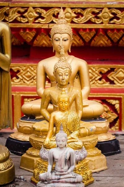 Buddha placed at different sizes. — Stock Photo, Image