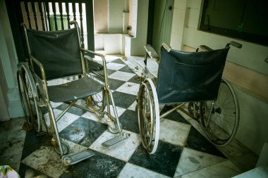 Tekerlekli sandalyeler için hastaların hastanede