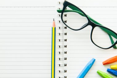 Kitap beyaz kağıt yazmak için.