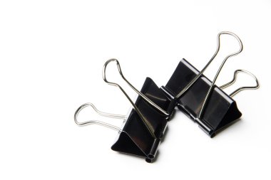 Siyah ataç beyaz arkaplanda izole edildi.