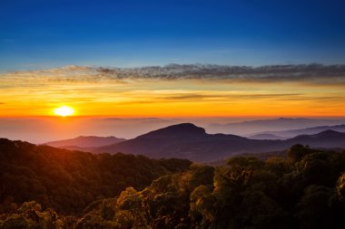 Doi Inthanon Milli Parkı Sunrise Chiang Mai Province