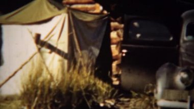 Avcılık gezi araba ve kamp çadırları