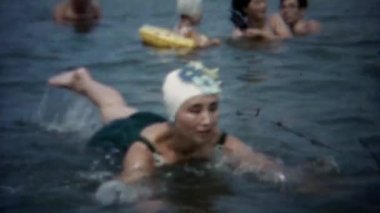 Kadın kelebek Yüzme kontur