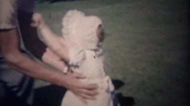 Babamın kucaklama kız bebek ishal 