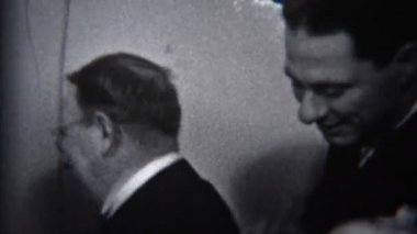 Adam partide çağırılır