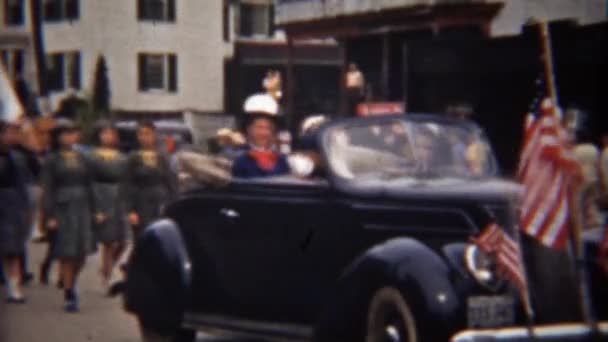 Girls and boys on scouts parading — Stock Video