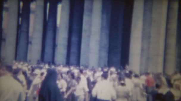Толпились на площади Ватикана — стоковое видео