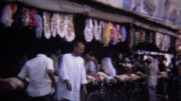 Арабский красочный цветочный рынок — стоковое видео