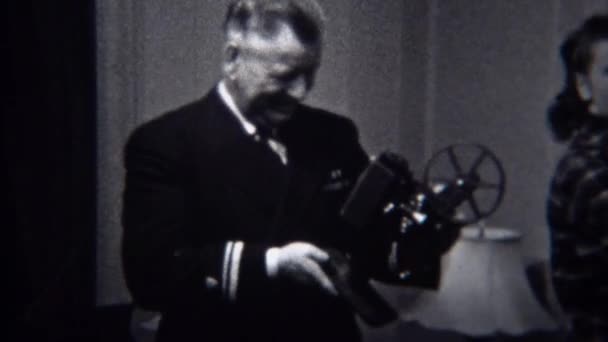 軍の一般的な検査フィルム映写機 — ストック動画