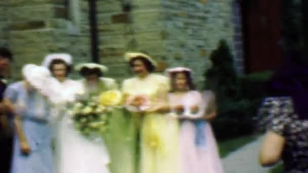 Przyjęcie weselne z bridesmaids — Wideo stockowe